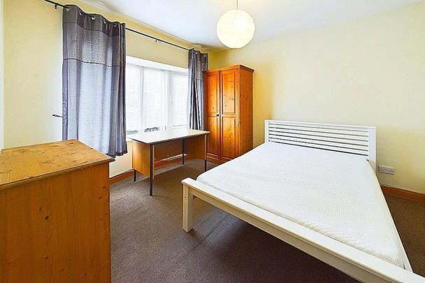 4 bedroom House To Let Total Size: 1238 SQ FT - Photo 1