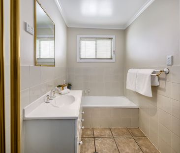 Spacious home with flexibility on CBD fringe - Photo 1