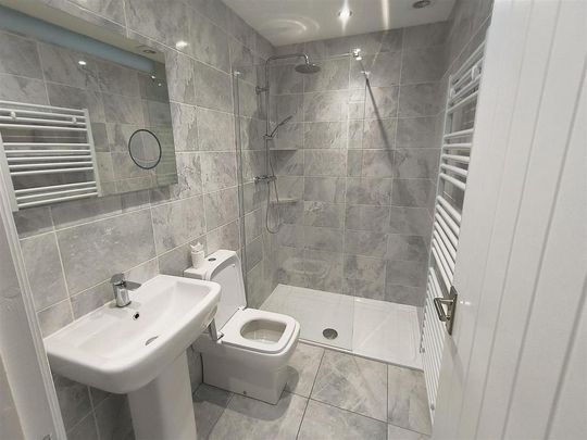 2 bedroom property to rent - Photo 1