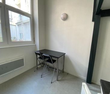 : Appartement 23.0 m² à SAINT ETIENNE - Photo 2