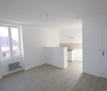 Location Appartement 1 pièce 21m² LA CHARITE SUR LOIRE 58400 - Photo 2