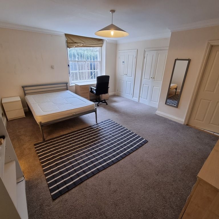 3 Bed Student Accommodation - Photo 1