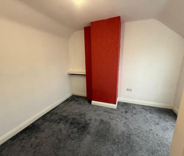 3 bedroom end of terrace house to rent - Photo 3