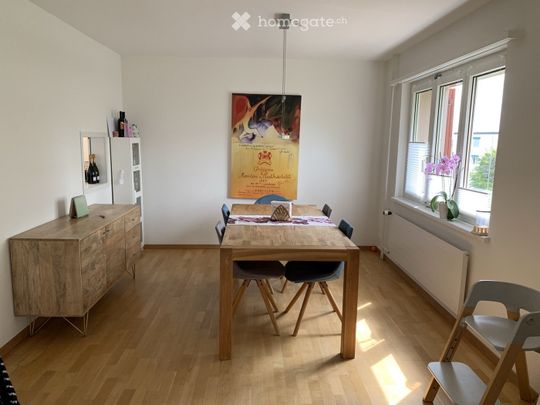 Charmante 4.5-Zimmer-Maisonettewohnung mit Balkon und Gartenzugang in Egg - Photo 1