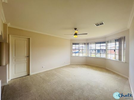 FABULOUS FAMILY HOME! - Photo 2