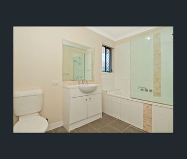 Maintenance Family-Friendly Rental in Prime Holmview Location - Photo 5