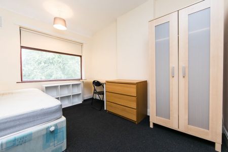 Kelso Gardens, Hyde Park, Leeds - Photo 4