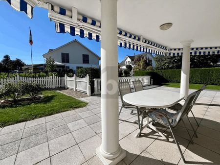 SUNNY LARGE GARDEN - Photo 2