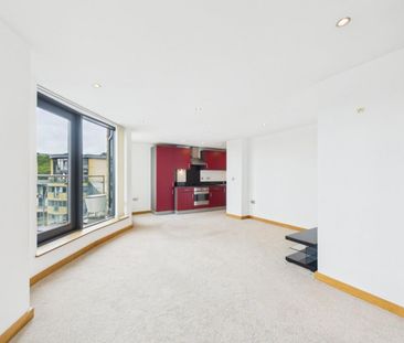 2 bedroom Flat To Let - Photo 1