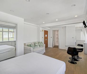 Studio to rent - Photo 1