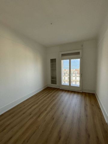 A Louer Appartement 5.5 pièces à MONTREUX - Foto 4