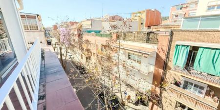 Carrer de les Acàcies, Barcelona, Catalonia 08027 - Photo 2