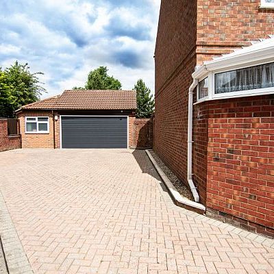 24 Low Mill Close - Photo 1