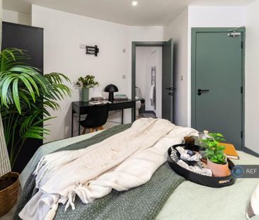 1 bedroom in a house share to rent - Photo 4