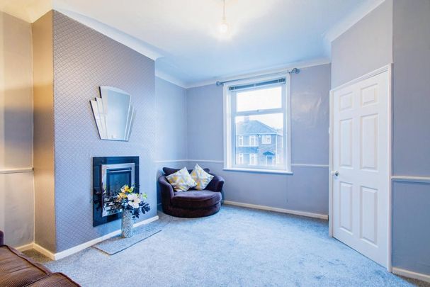 2 bedroom end of terrace house to rent - Photo 1