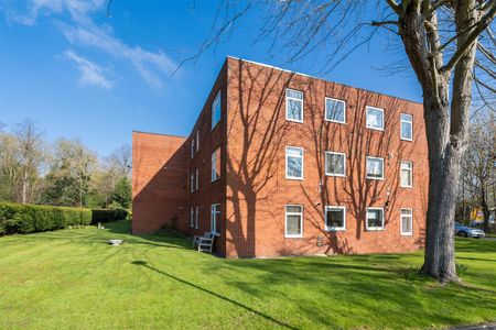 2 bed apartment to rent in Warwick Road, Solihull, B92 - Photo 4