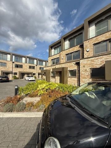 4 bedroom townhouse to rent - Photo 2
