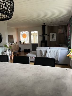 Husby-sjutolfts-hacksta, Ekolsund - Foto 1