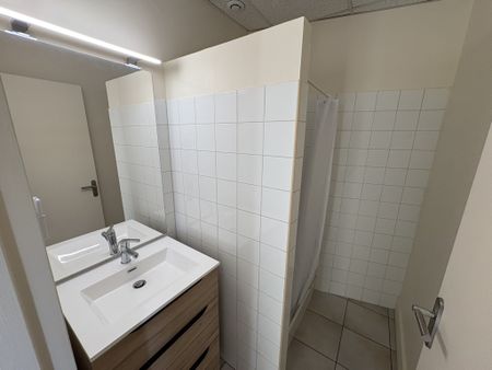 Location Appartement 2 pièces 47m² AGEN 47000 - Photo 3