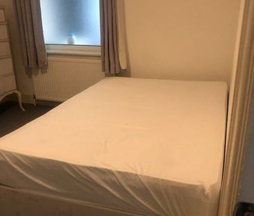 Room in a Shared House, Babington Road, NW4 - Photo 3