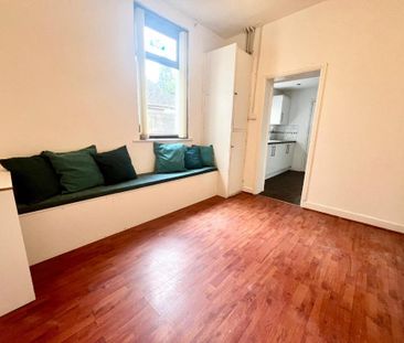 4 bedroom terraced house to rent - Photo 6