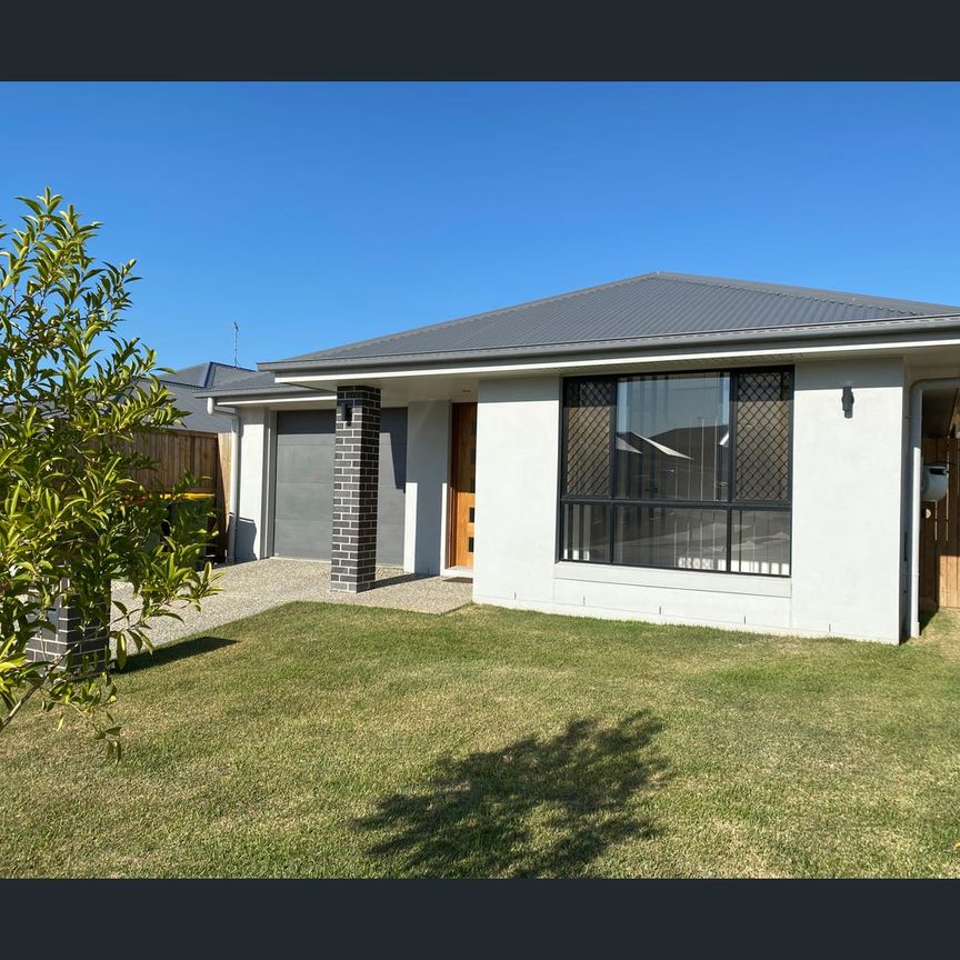 8 Echidna St, Deebing Heights, Qld 4306 - Photo 1