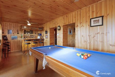 Large North Facing Home - Photo 4