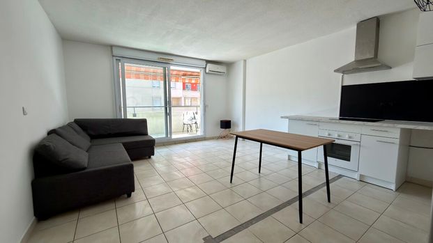 MARSEILLE 10EME, APPARTEMENT DE TYPE 3 AVEC TERRASSE ET PLACE DE STATIONNEMENT - Photo 1