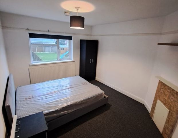 Room in a Shared House, Yew Croft Avenue, B17 - Photo 1