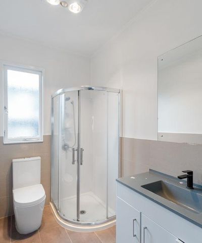 Hillsborough living! - Photo 5