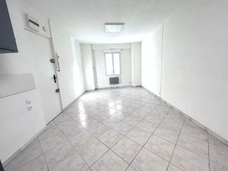 Location Appartement 1 pièces 21 m2 à Aubagne - Photo 2