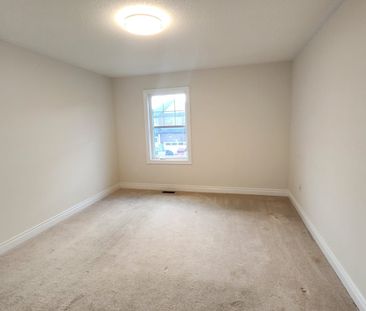 For Lease - 1263 Peelar Crescent, Innisfil, Ontario - Photo 4