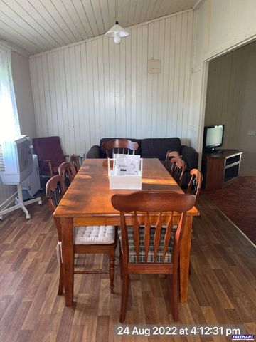 Furnished 4 Bedroom Home, Close to CBD - Available January 2026 - Photo 3