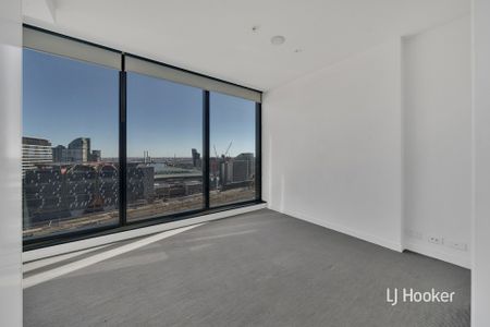 Fantastic 2-Bedroom Apartment with Stunning Water Views! - Photo 3