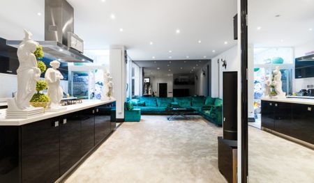 Rabbitt Row, Kensington, London, W8 - Photo 2