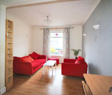 3 bedroom terraced house to rent - Photo 3