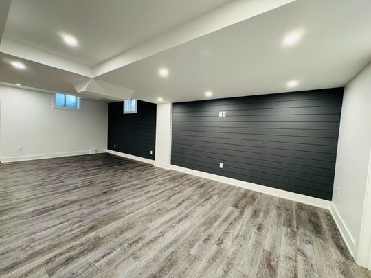 For Lease - 2449 Tesla Crescent, Oakville, Ontario - Photo 1