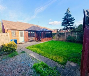2 bedroom semi-detached bungalow to rent - Photo 6