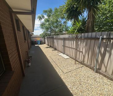 Neat and Tidy 2 Bedroom Unit - Photo 6