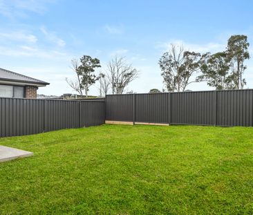 FIVE BEDROOM FAMILY HOME - Photo 1