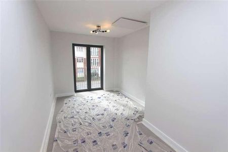 London Road, Hadleigh, Benfleet, Essex, SS7 - Photo 4