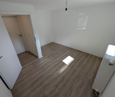 Erstbezug nach Kernsanierung: 3-Zimmer-Wohnung mit EBK & Garage - Photo 1