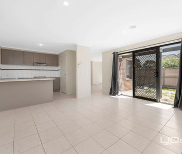 MODERN LIVING IN THE GROVE ESTATE - Photo 1