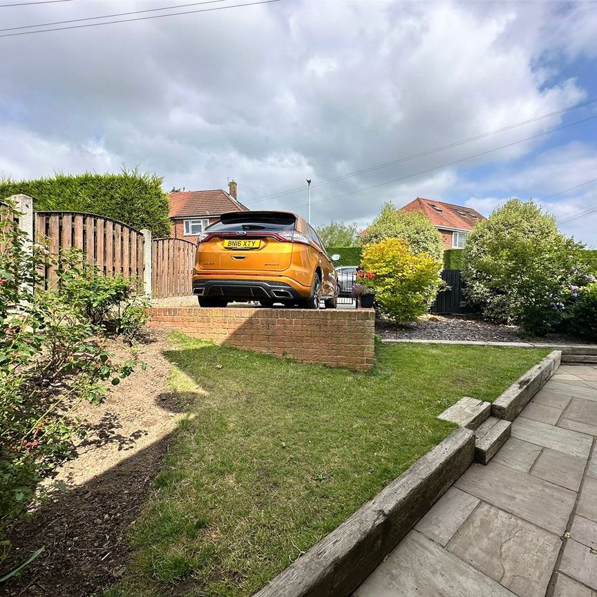 1, Green Avenue, Kippax, Leeds, West Yorkshire, LS25 7DP - Photo 1