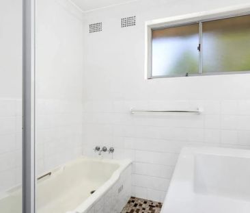 Ultra Stylish Three Bedroom Apartment - Photo 6