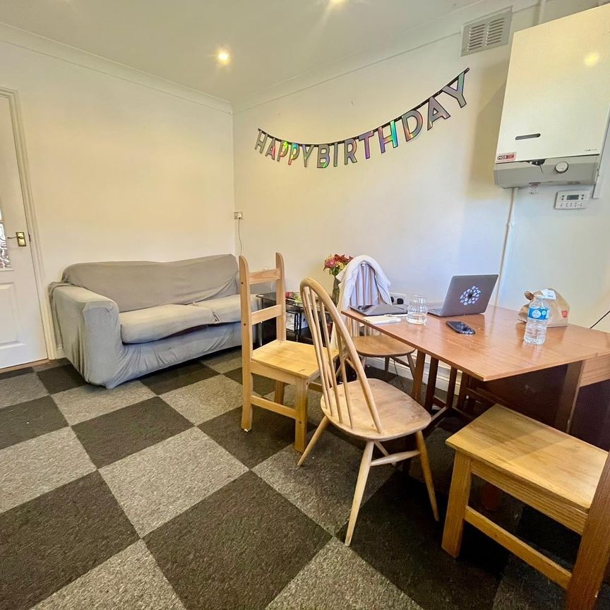 Buckingham Road, Norwich - Photo 1