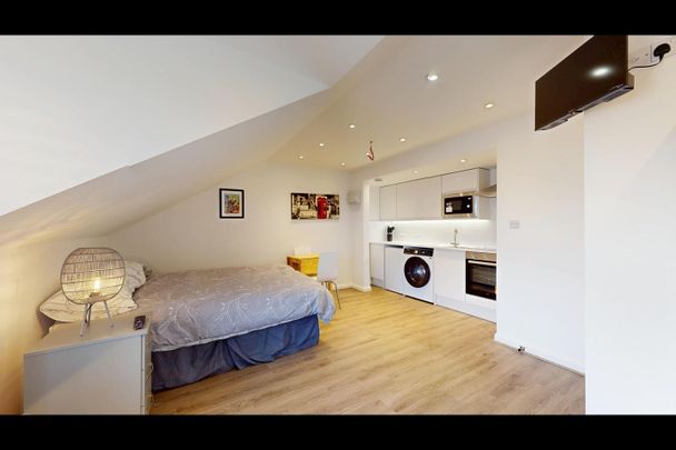 Studio Flat, Chichele Road, NW2 - Photo 1