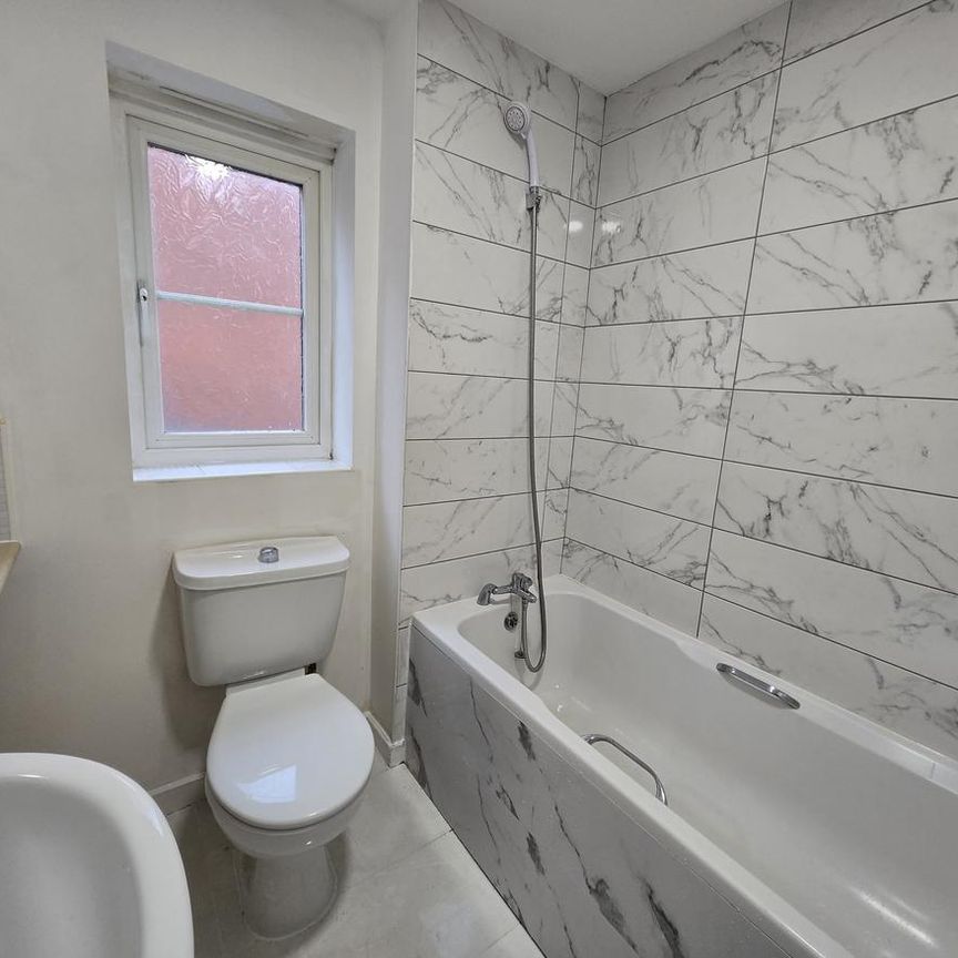 2 bedroom semi-detached house to rent - Photo 1