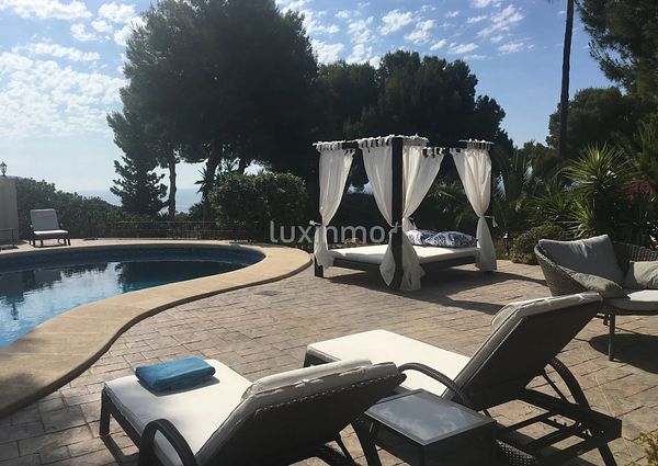 A house for rentals from one year and more in Moraira