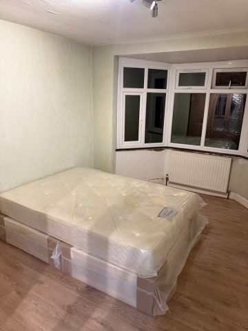 Room in a Shared House, Park Crescent, HA3 - Photo 2